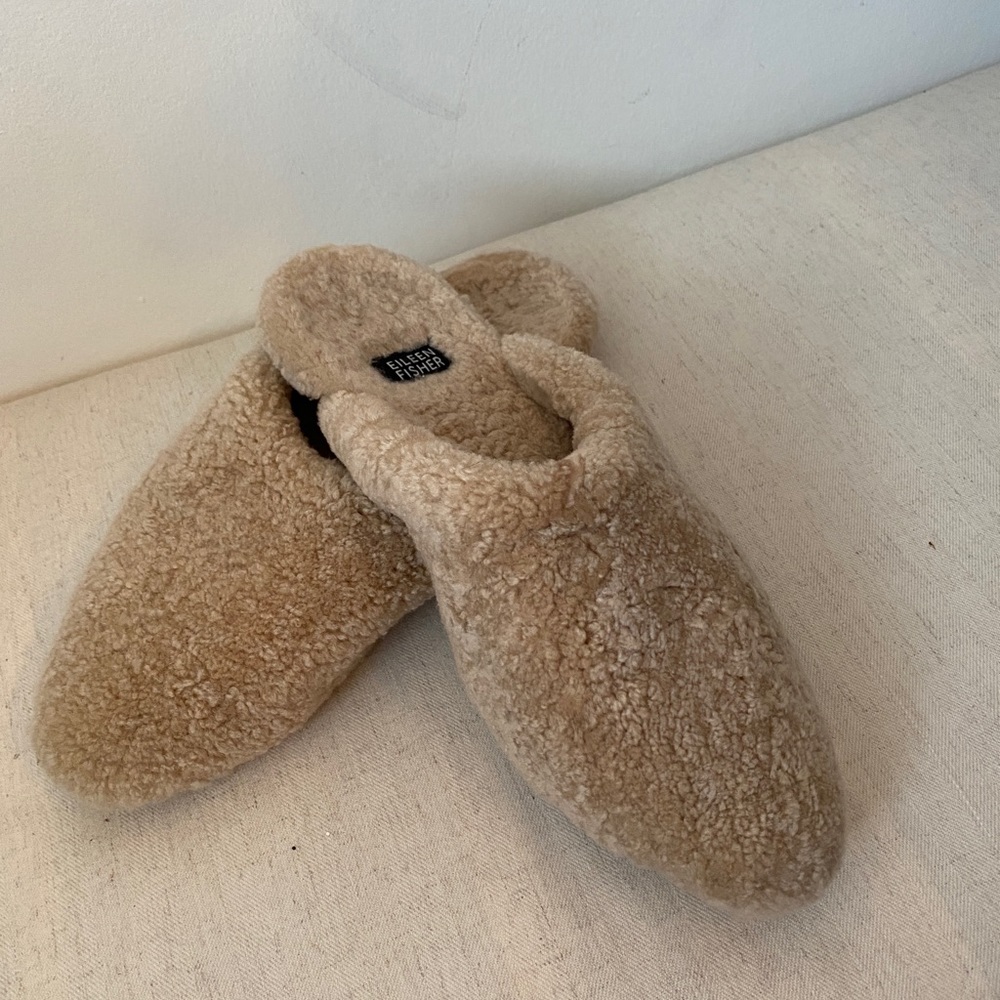 Shearling fur Eileen Fisher slides mules clogs 7.5 excellent